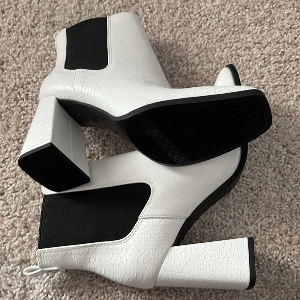 Brand new Sam Edelman booties - Picture 2 of 4